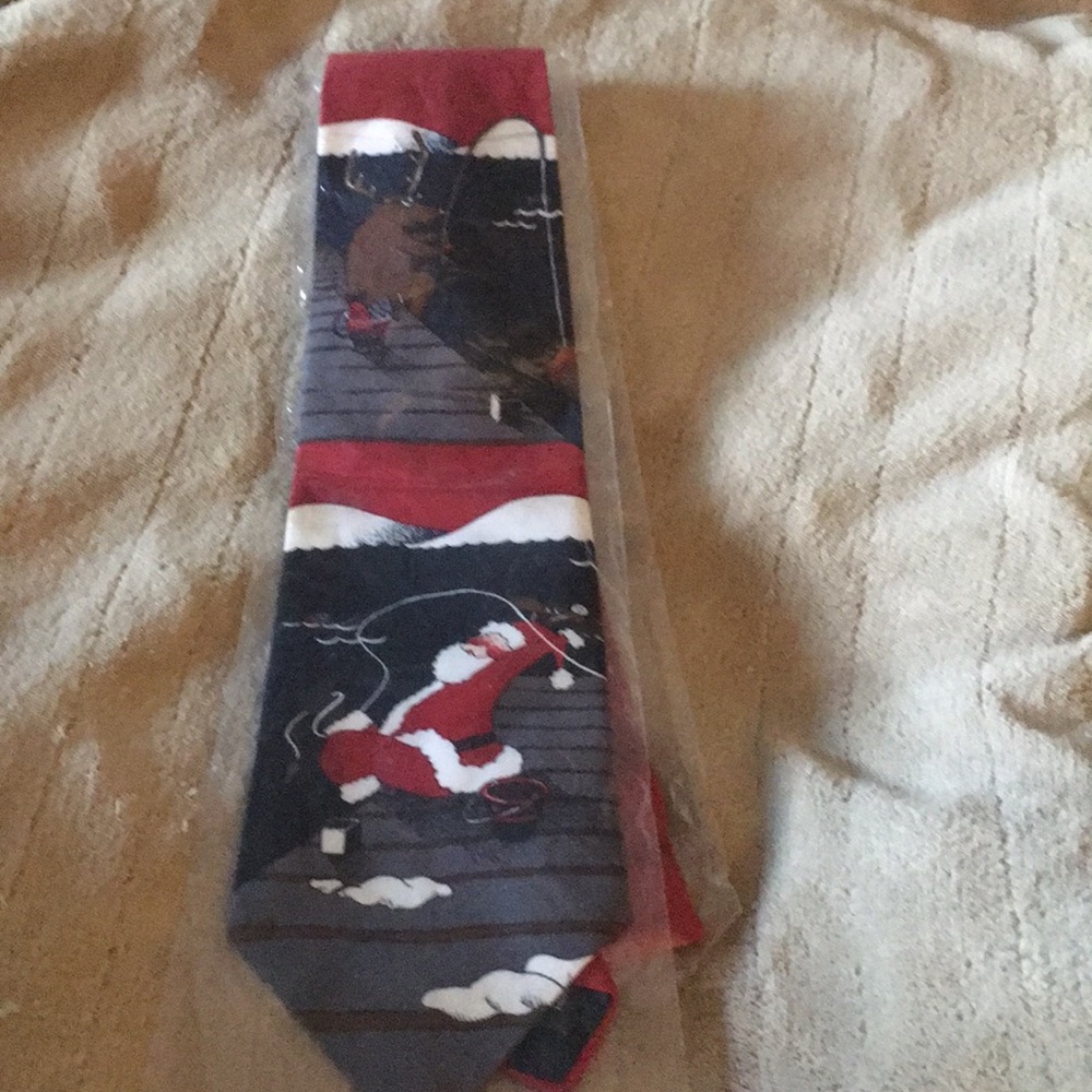 NEW  HALLMARKS HAPPY HOLIDAY BY MMG CHRISTMAS TIE